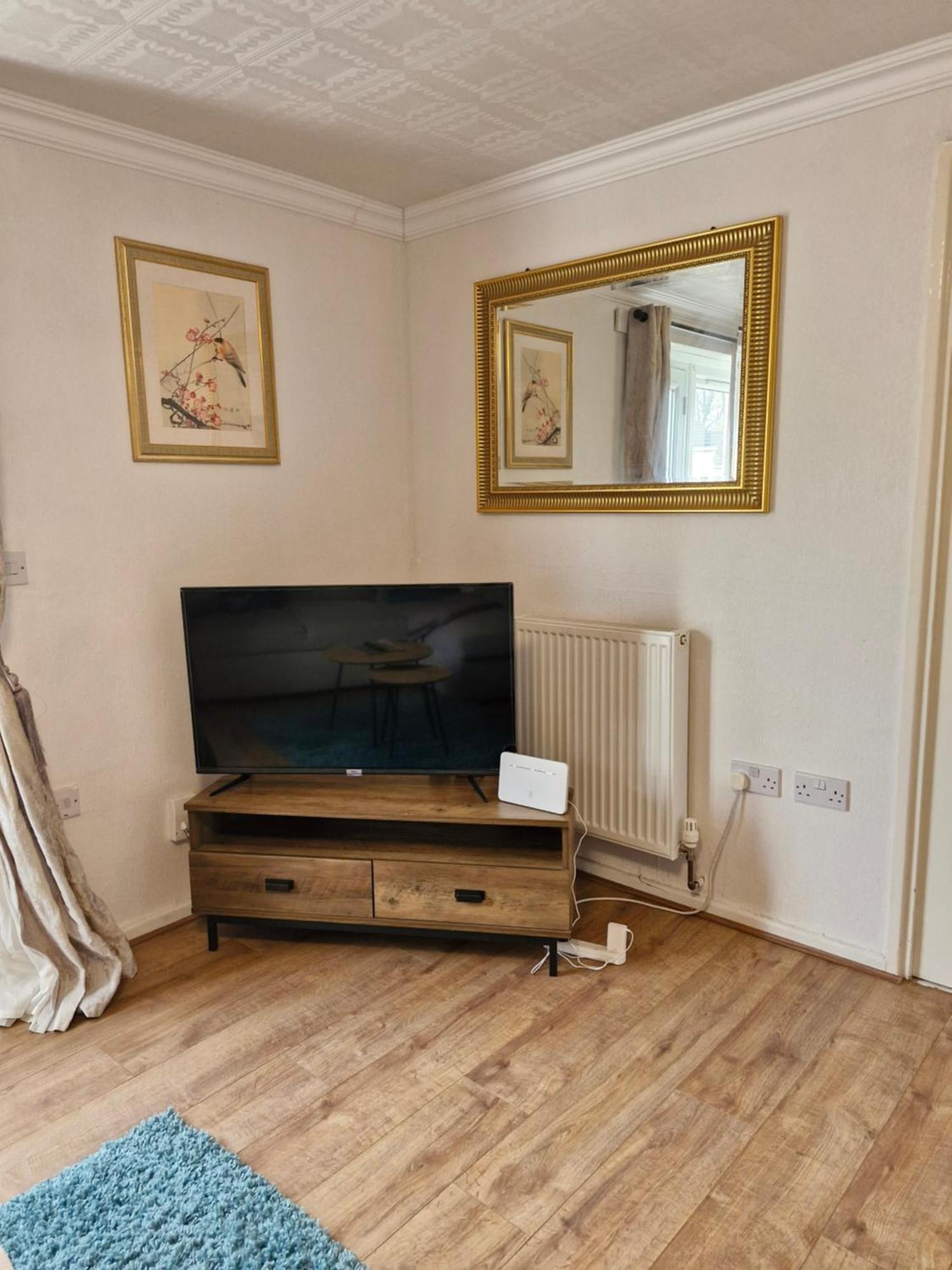 Lovely 2-Bed House In The Heart Of Woodhouse Leeds Leeds  Exterior photo